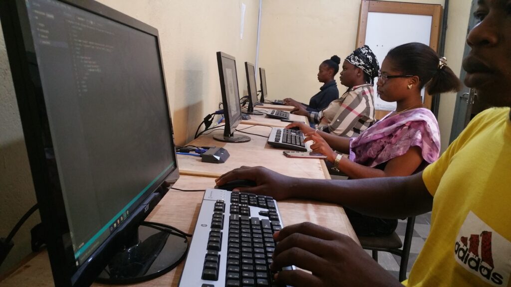 certificate in basic coputing students at buea institute of technology computer lab.jpg